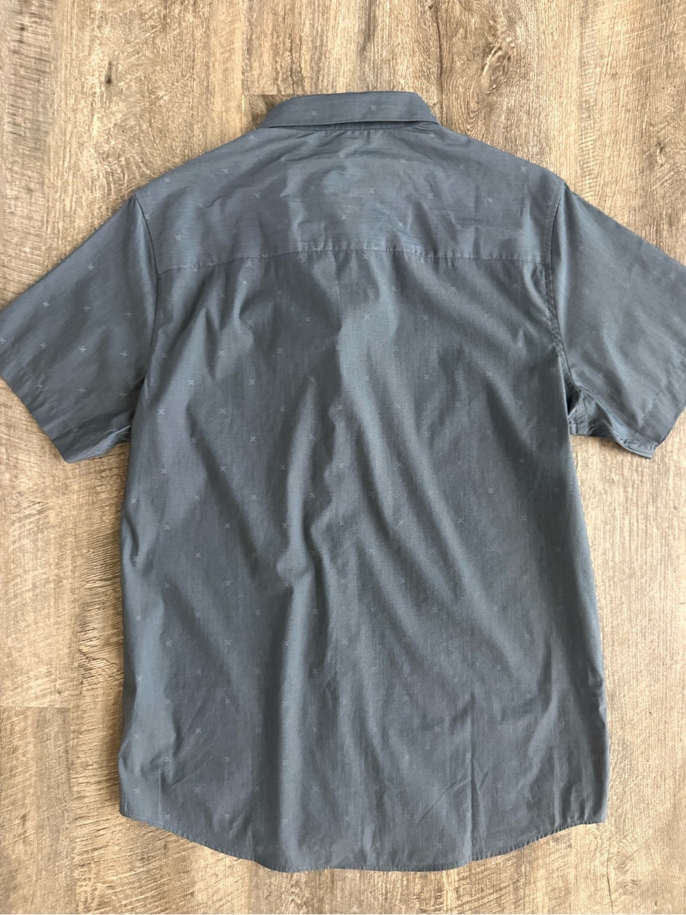 Travis Mathew button up - Picture 3 of 4